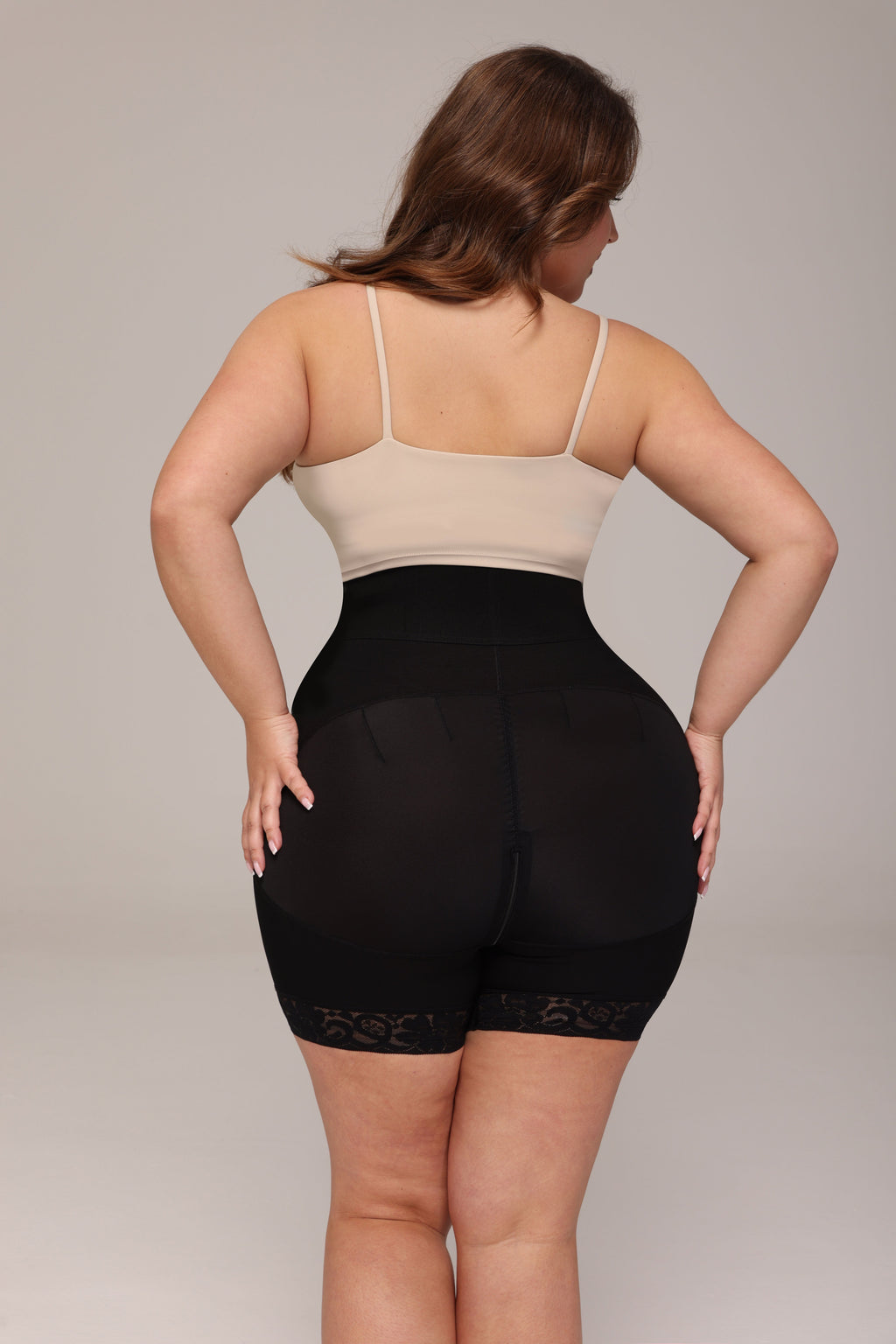 Waist-enhancing butt-enhancing shorts