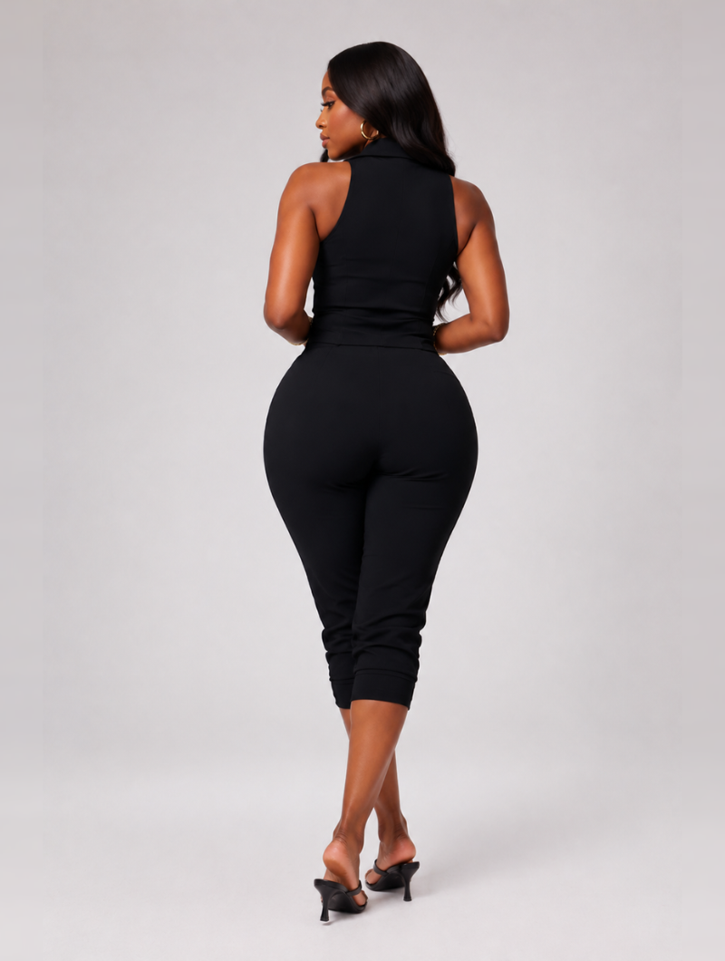 Sculpted Sleek Capri Pants