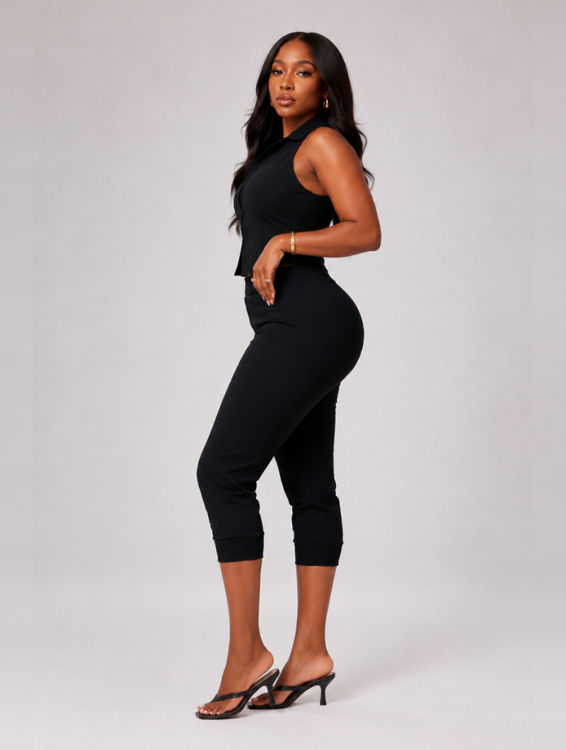Sculpted Sleek Capri Pants